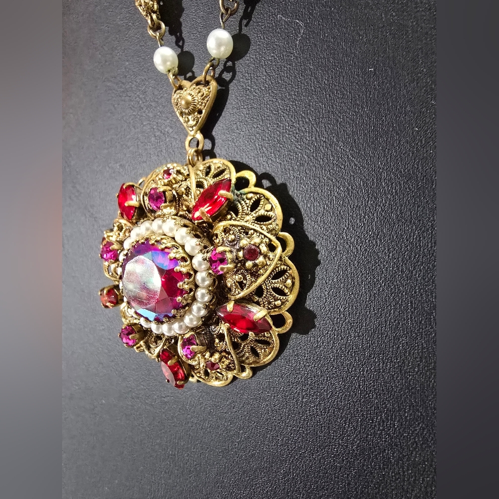 Vintage Western Germany Red Aurora Borealis Antique Gold Tone Filigree Necklace - Picture 8 of 13
